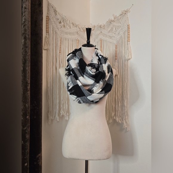 Scarf - Picture 4 of 5